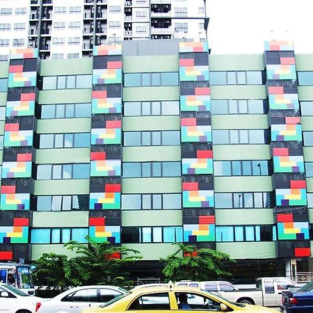 Grand Tower Inn Sathorn Hotel Бангкок Экстерьер фото